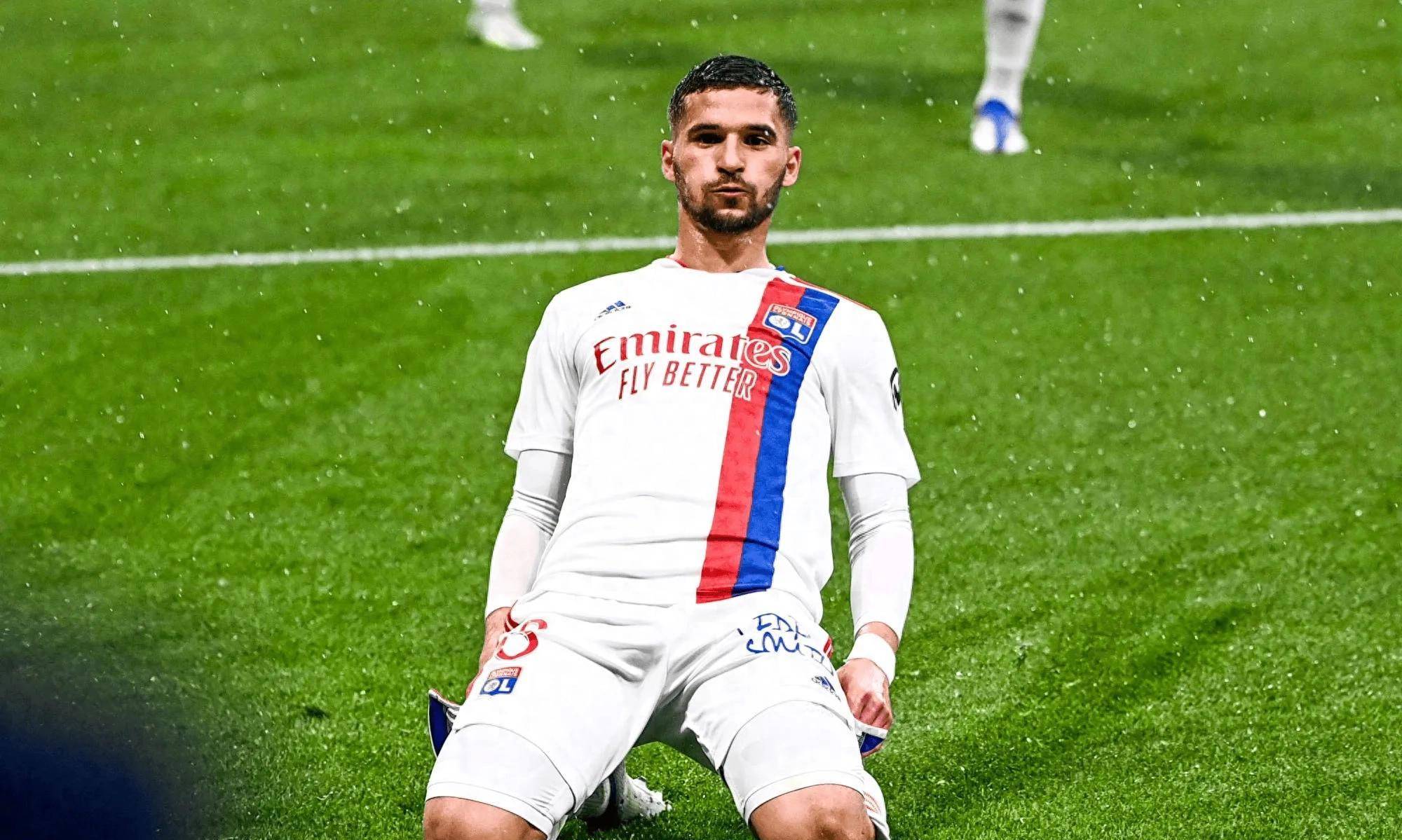 问鼎娱乐-窗口期体能课后；里昂回应争议备战欧联；媒体盛赞；高层口径保持一致(论十大关系原文)