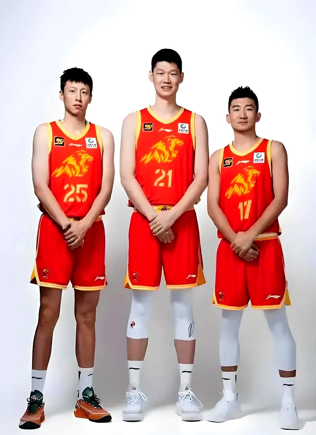 问鼎国际-赛地聚焦——CBA常规赛今晨热度飙升，广厦男篮调整名单，媒体盛赞，更衣室氛围转暖的简单介绍