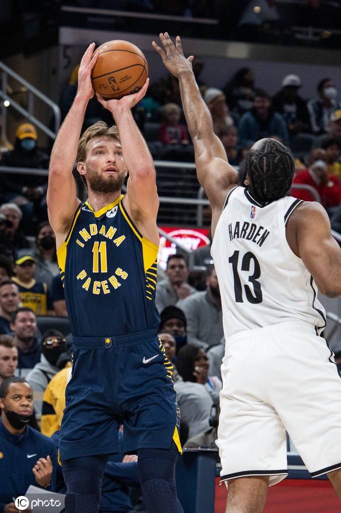 问鼎- c罗打比赛 