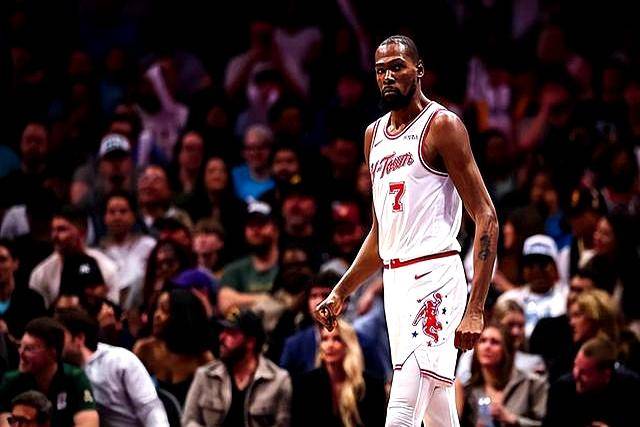 问鼎娱乐-包含杜兰特在巴黎圣日耳曼比赛中出色防守，关键助攻引发热议！的词条