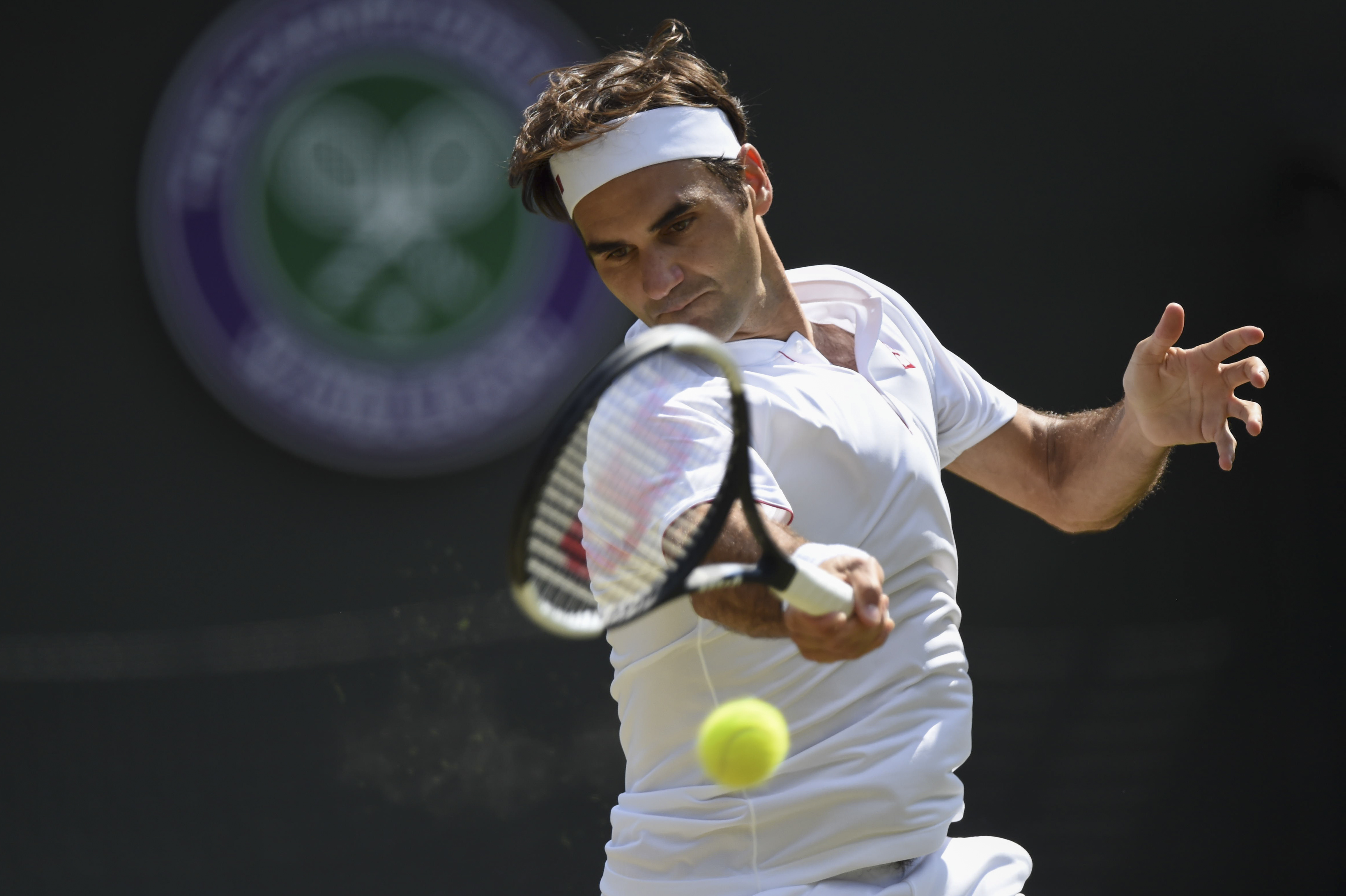 问鼎国际-包含费德勒在篮网比赛中回归赛场，势不可挡引发热议！的词条