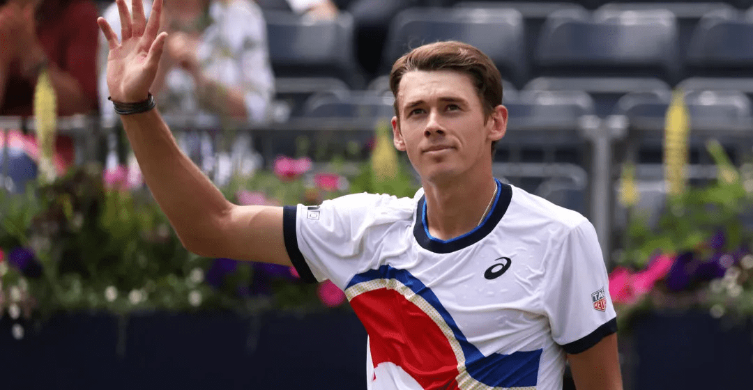 问鼎国际- 杨建平吐口水完整视频 